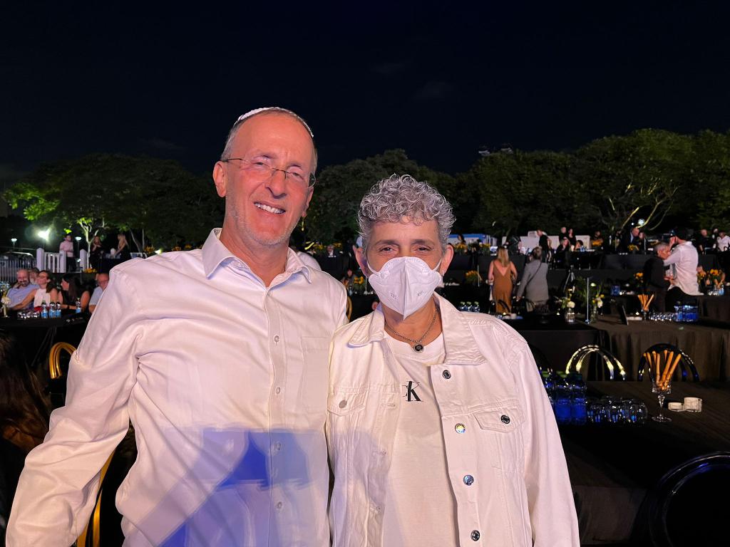 הרב ליאו די פגש את האישה בה הושתלה הריאה של לוסי