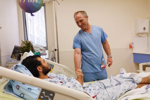 הפצוע הקשה מהפיגוע בעלי שוחרר לביתו