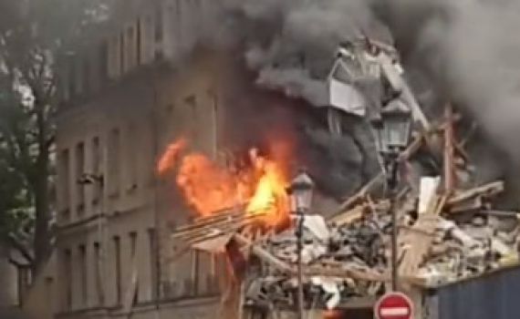 פיצוץ גז ענק בפריז: בניינים עלו באש, עשרות נפצעו