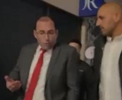 צפו: רוטמן חטף מגפון ממפגינה שתקפה אותו