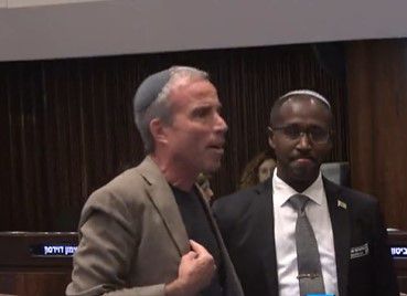 עימות מכוער בכנסת: יהודון; עוד לא גמרתי איתך. צפו