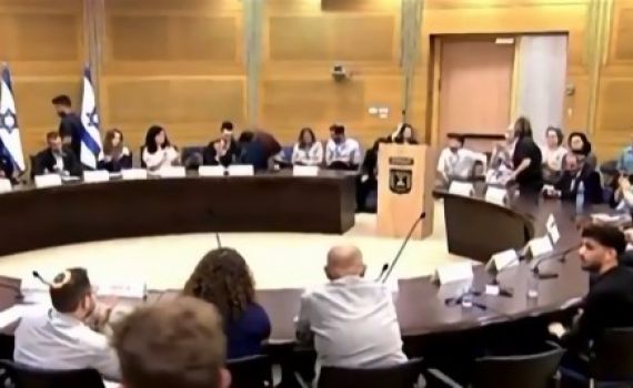 נכנס לחדר הלא נכון | צפו: הפאדיחה של הח"כ החרדי