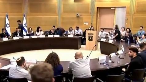 נכנס לחדר הלא נכון | צפו: הפאדיחה של הח"כ החרדי