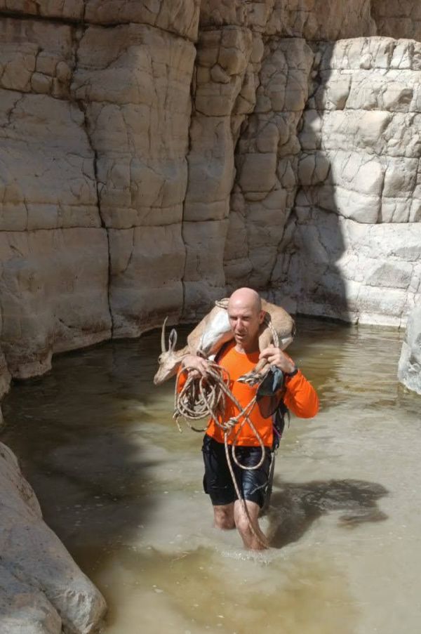 חילוץ לא שגרתי: כך חולצה יעל פצועה מנחל דרגה. צפו