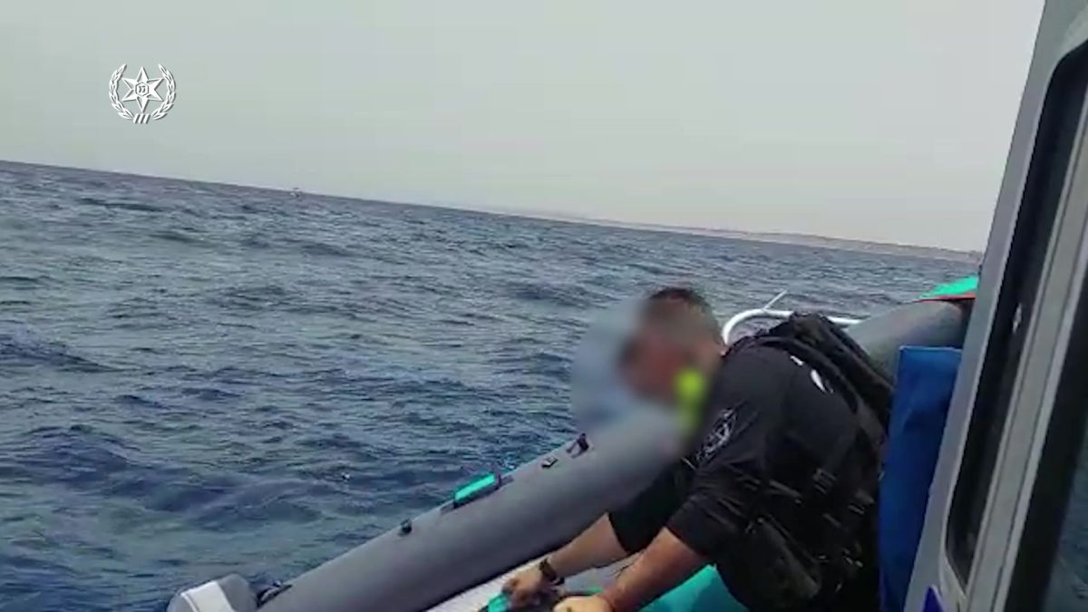 תיעוד: שני גברים חולצו מקיאק מול חופי הרצליה