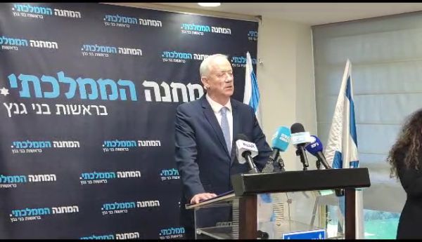 גנץ: "נתניהו הפך לפוליטיקאי חסר מעצורים"