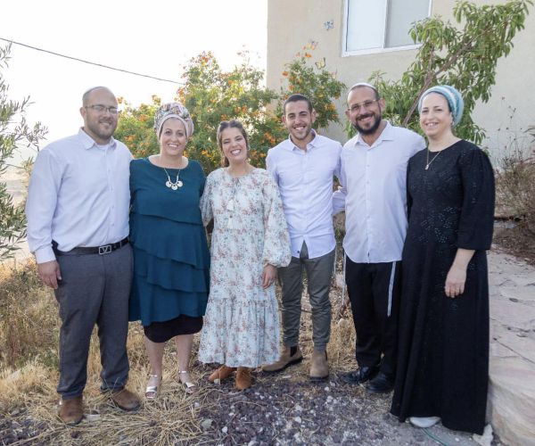 בן המועמד לראשות המועצה, התארס עם בתה של המתחרה