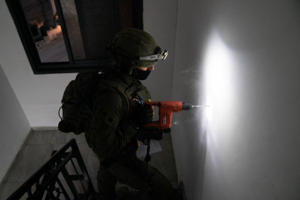 לקראת הריסה: צה"ל מיפה את בית המחבל. צפו בתיעוד