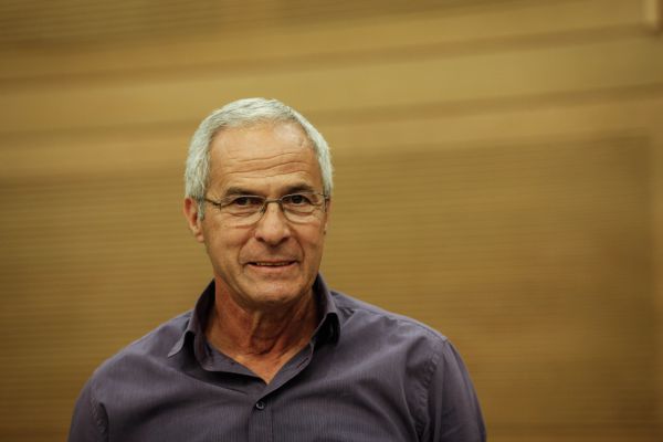 מפגינים ניקבו את צמיגי רכבו של נשיא בית הדין