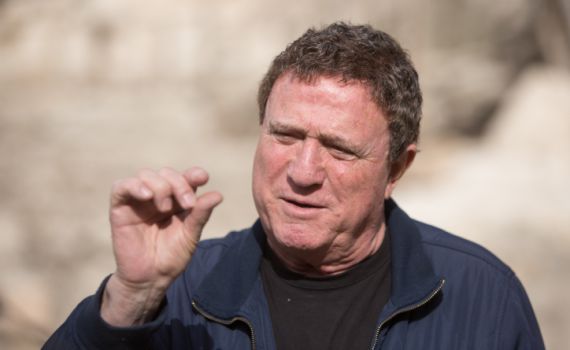 יהורם גאון תוקף: "מחריבים מבית; בושה"