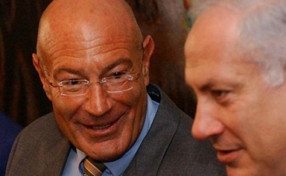 היישר מאנגליה: מילצ'ן יעיד לראשונה במשפט נתניהו