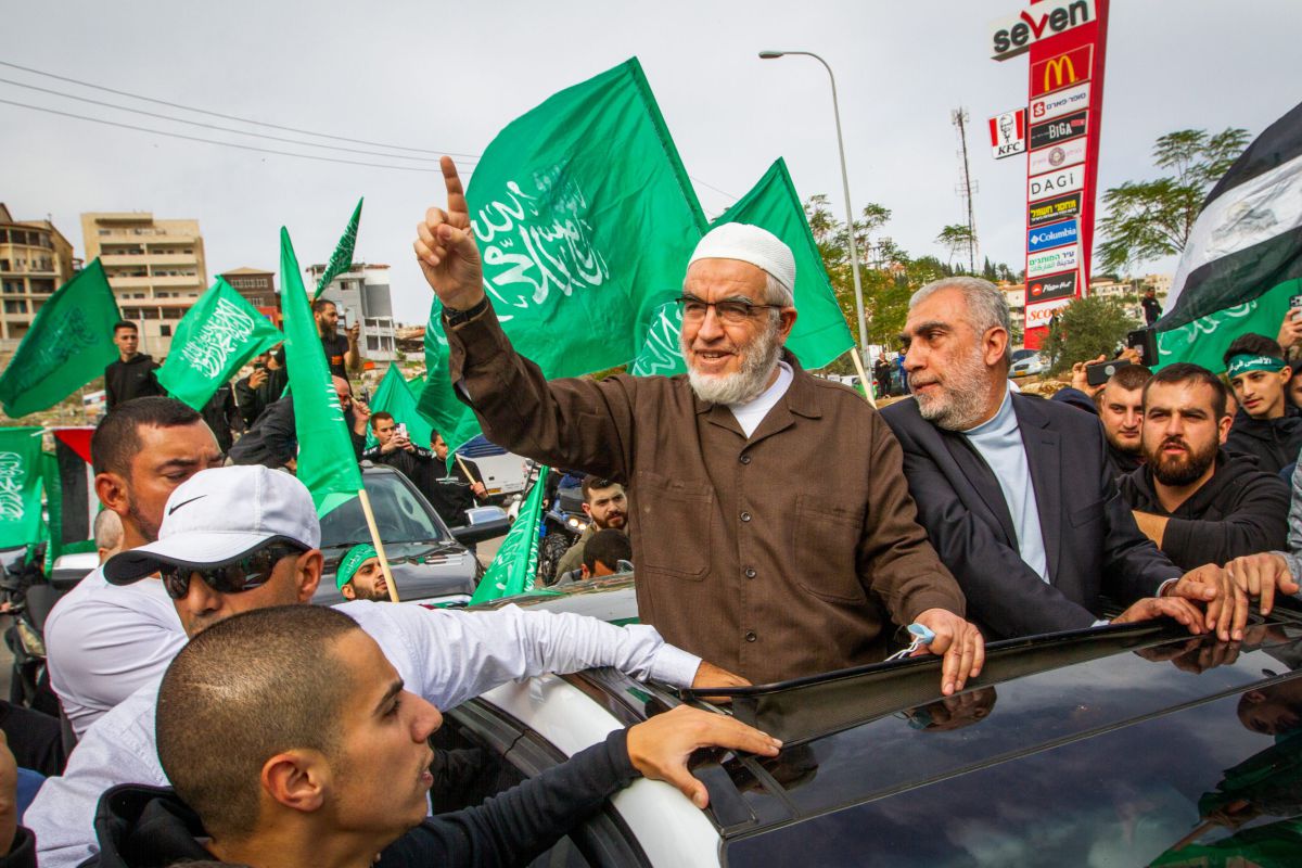 תל אביב: תפילה עם מסית מורשע ובהפרדה מגדרית