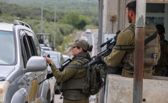 חייל נפצע במהלך ניסיון חטיפת נשק; המחבל נוטרל