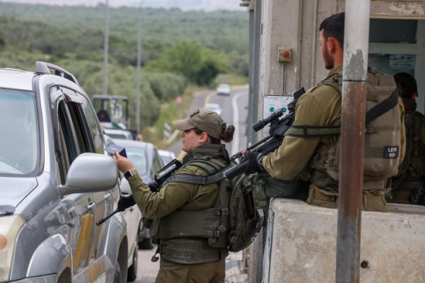 חייל נפצע במהלך ניסיון חטיפת נשק; המחבל נוטרל