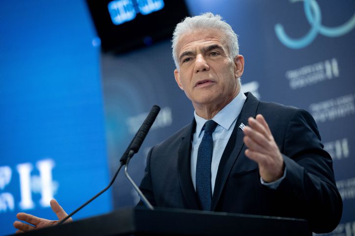 לפיד תקף וחטף מהמראיין: "אתה לא מאופס על עצמך". צפו