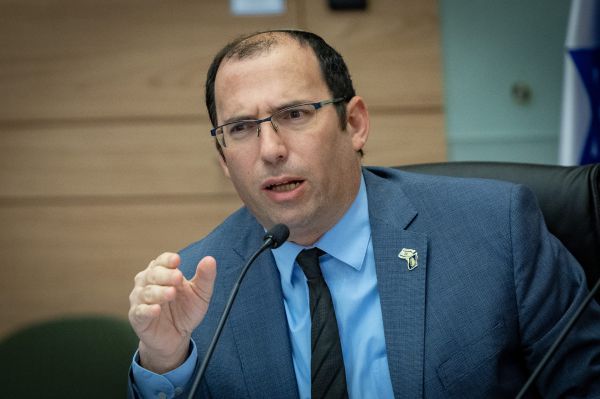 ענק: ככה רוטמן הטריל את חברי יש עתיד | צפו