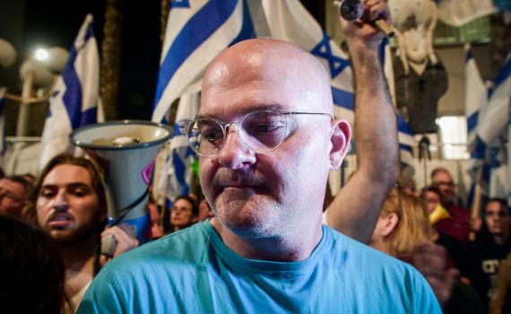 פעיל מחאה נחקר בעקבות חשד לביצוע פעילות אלימה