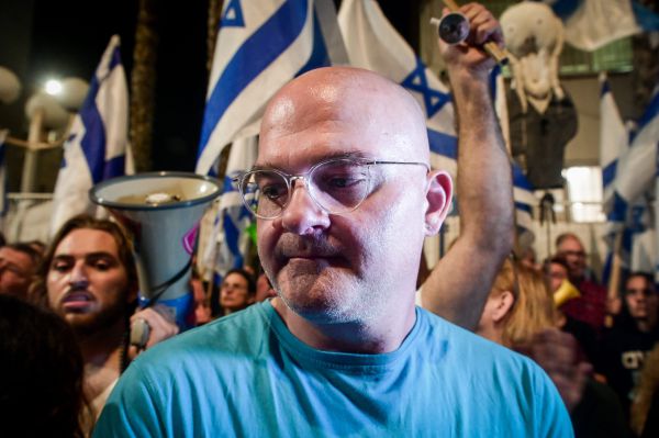 פעיל מחאה נחקר בעקבות חשד לביצוע פעילות אלימה