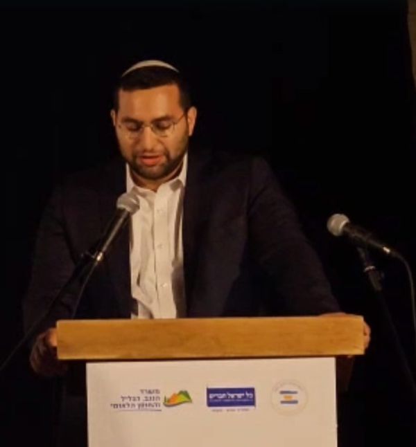 פעילת שמאל התפרצה לנאומו של השר וסרלאוף