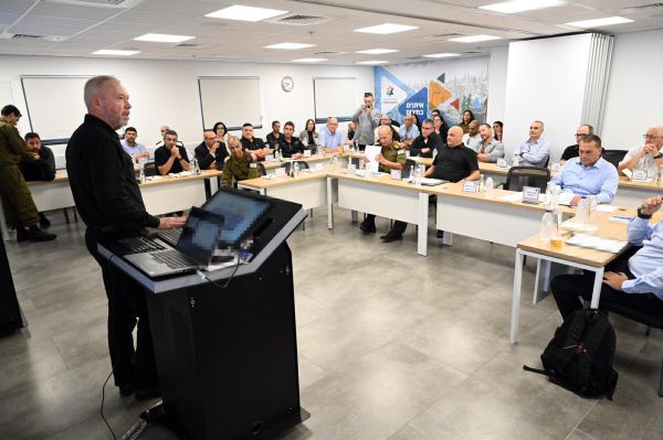 גלנט: 'עלינו להיערך לתרחישים המחמירים ביותר'
