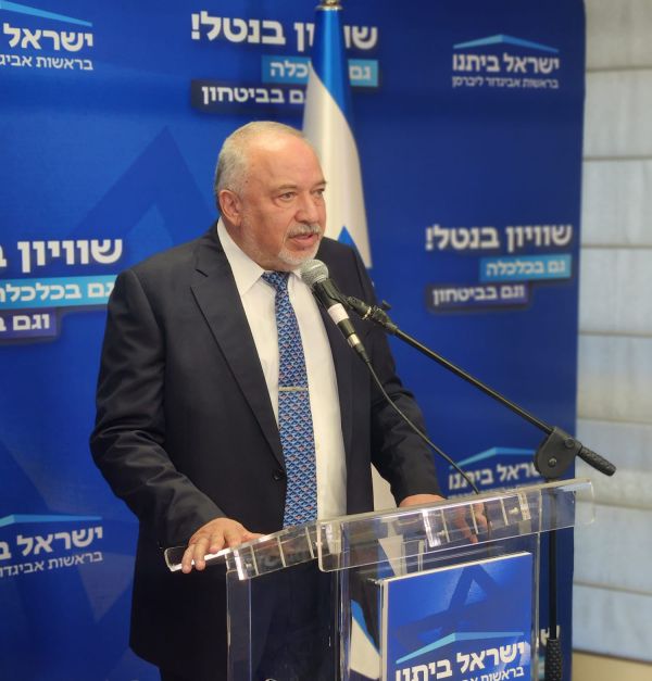 ליברמן דורש שינוי גישה: "ככה אי אפשר לנצח"