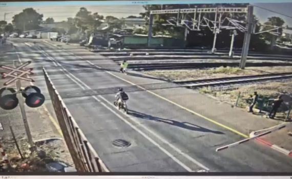 רגע מאסון: אירוע חריג בתחנת הרכבת בלוד. צפו