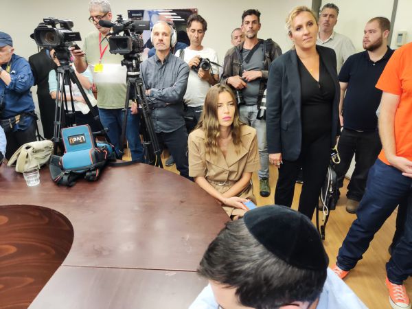 בדרך לפוליטיקה? נטלי דדון השתתפה בישיבת סיעה