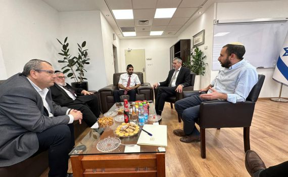 שר הדתות נגד רפורמת הכשרות