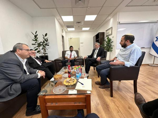 שר הדתות נגד רפורמת הכשרות