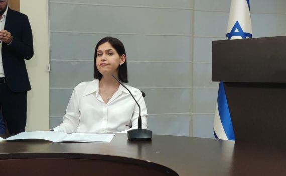 אלהרר: "הקואליציה לוקחת את האזרחים כבני ערובה"