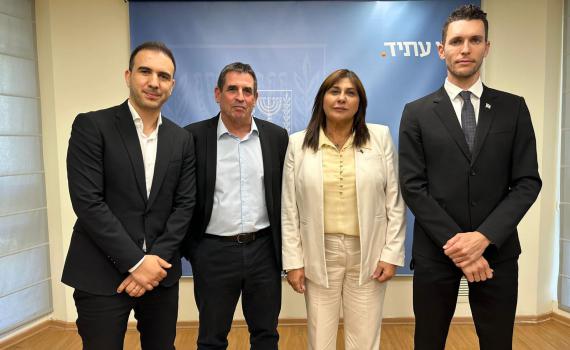 יום לבחירות: לפיד לוקח צד במירוץ ליו"ר הלשכה