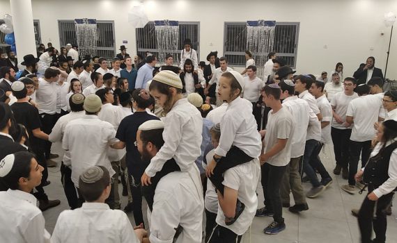 מרגש: תלמידי הישיבה התיכונית חגגו בר מצווה לבן הפצוע