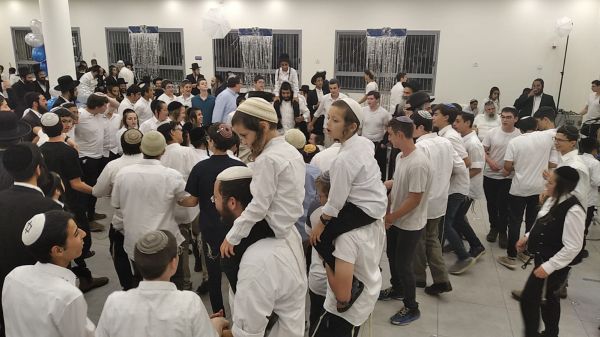 מרגש: תלמידי הישיבה התיכונית חגגו בר מצווה לבן הפצוע