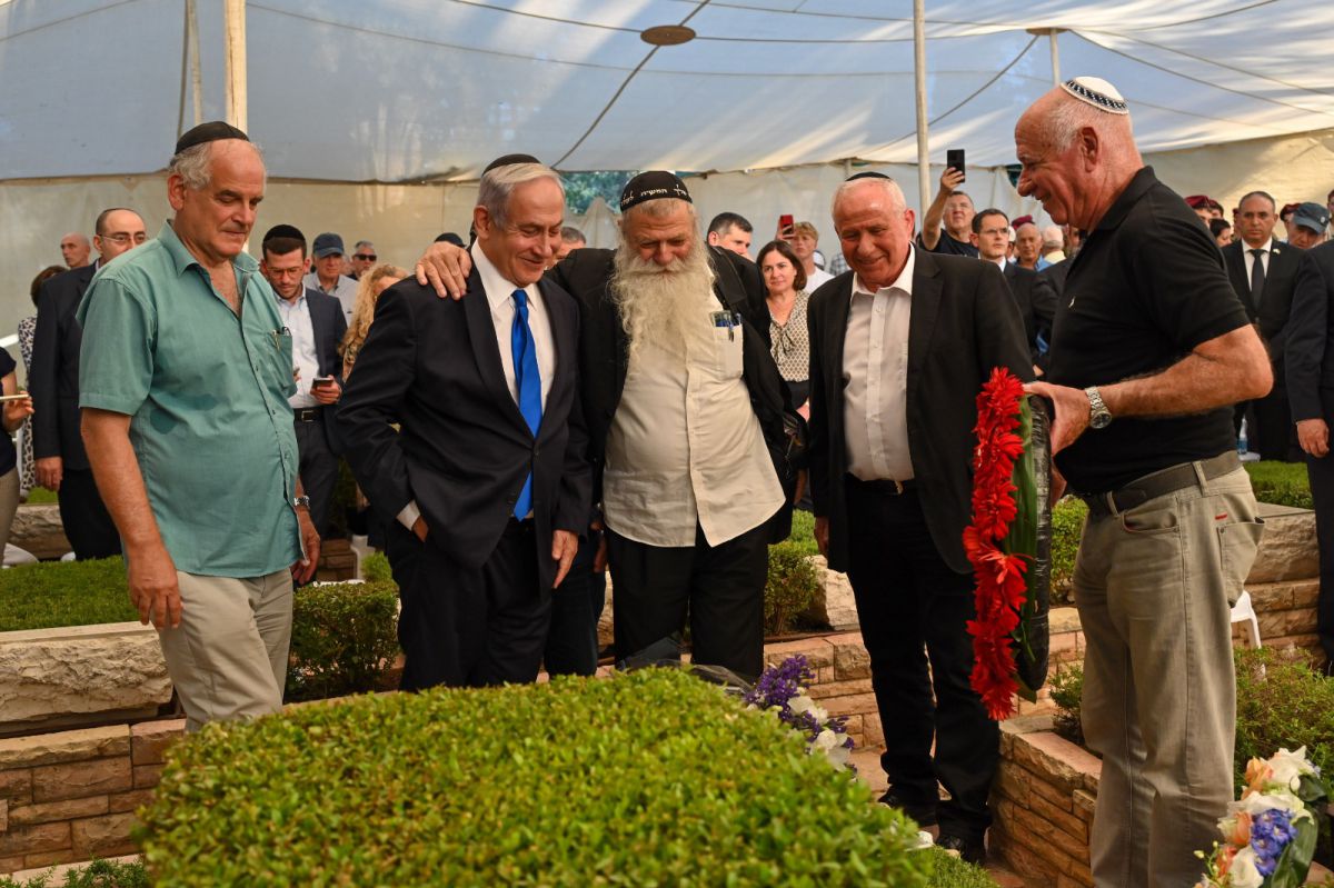 מתייחדים עם האח: 47 שנים לנפילת יוני נתניהו