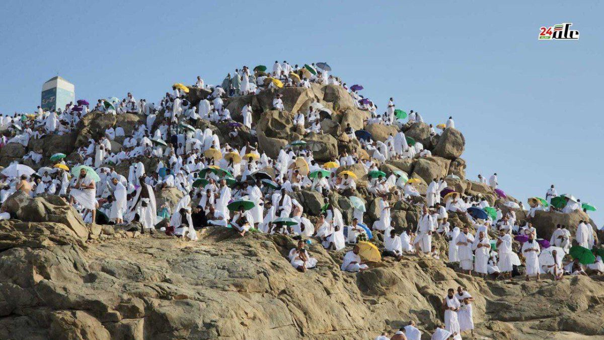מאות אלפי מוסלמים החלו בתפילות לקראת החג'| צפו