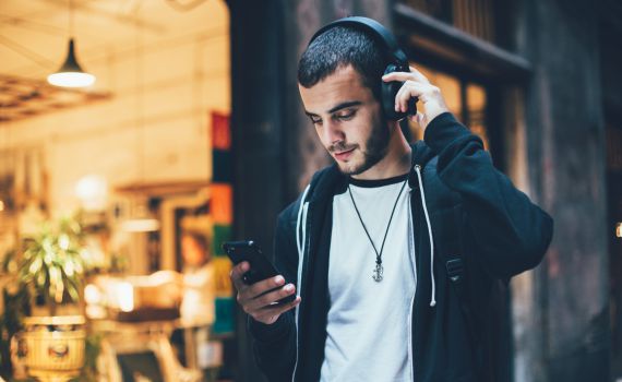 שומעים? יישומון המוזיקה הפופולארי מעלה מחירים