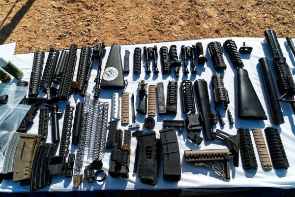 צפו: צה"ל חושף את אמצעי הלחימה שנתפסו בג'נין