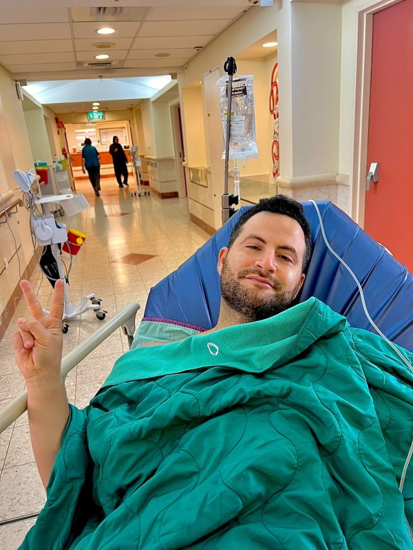 הקומיקאי גיא הוכמן חושף: "גילו לי סרטן"