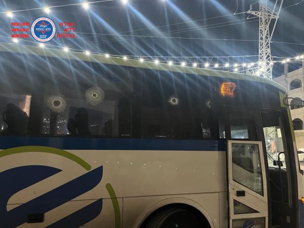פיגוע ירי בשומרון: 8 קליעים פגעו באוטובוס ליד חווארה
