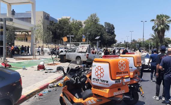 פיגוע דריסה בתל אביב: 8 פצועים, 3 מהם במצב קשה