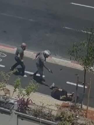 "שאו נשק": אזרח עם אקדח חיסל את המחבל בתל אביב