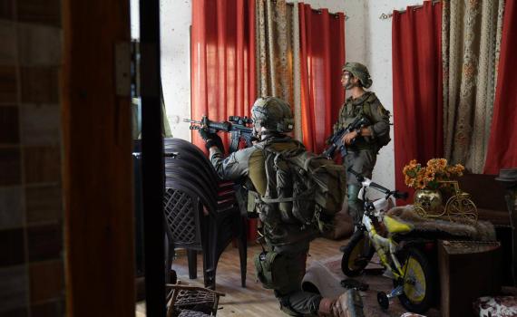 בתוך בתים ובין חצרות: צפו בפעילות צה"ל בג'נין