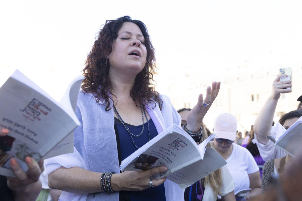 החזנית בתפילה של נשות הכותל: נשמה קרליבך