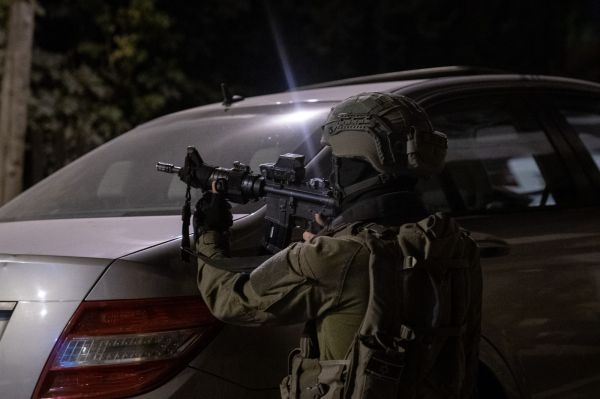 32 מבוקשים נעצרו ביו"ש, נתפסו כלי נשק וסמים