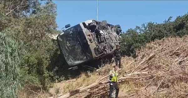 עשרות פצועים בהתהפכות אוטובוס. צפו בתיעוד מהזירה