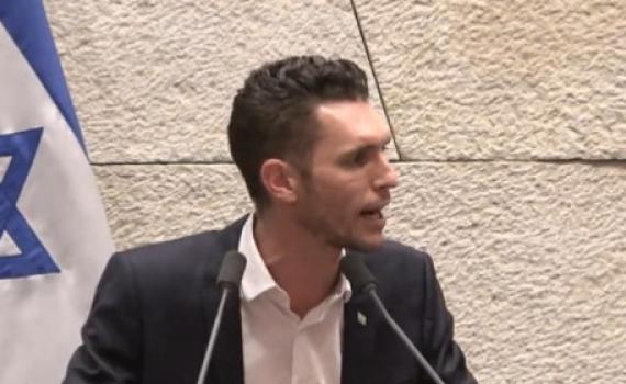 "כולנו אחים? דודי אמסלם הוא לא אח שלי"