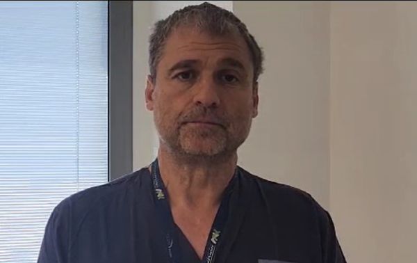 הרופא הבכיר נגד המשחק הביתי: 'עלול לגרום לשיתוק'