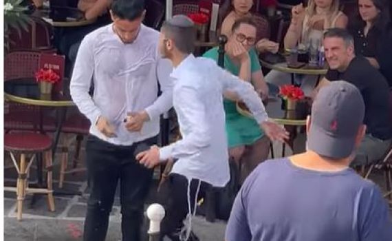 ניסוי חברתי בצרפת: נחשו מי בא להציל את המתאבד?