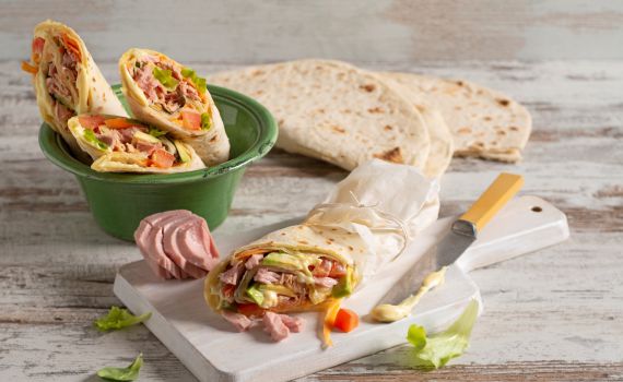 לקראת תשעת הימים: מתכון לטונה עטופה בטורטייה