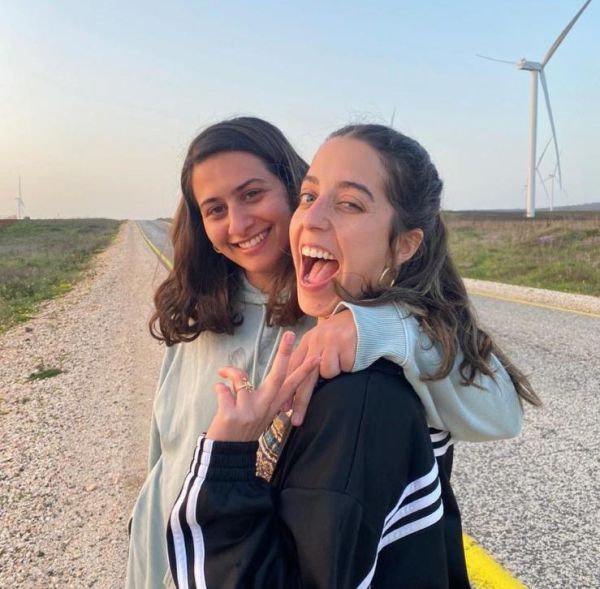 "מה שהפוליטיקאים מהימין לא עושים, אנחנו עושות"